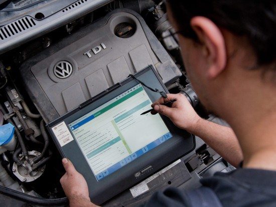 Carmakers to Reveal Software